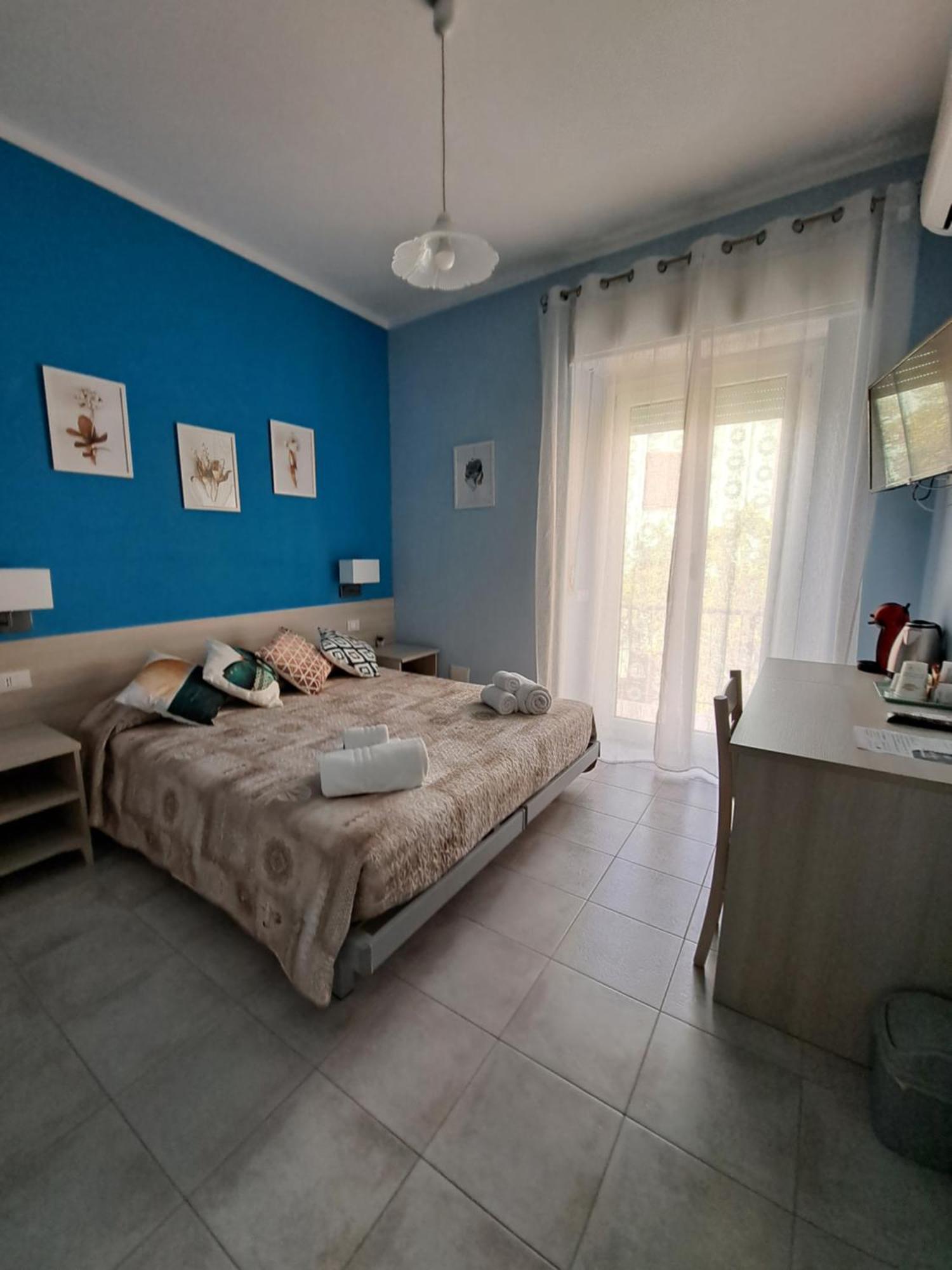 La Terrazza Del Sole Guest House Bosa Dış mekan fotoğraf