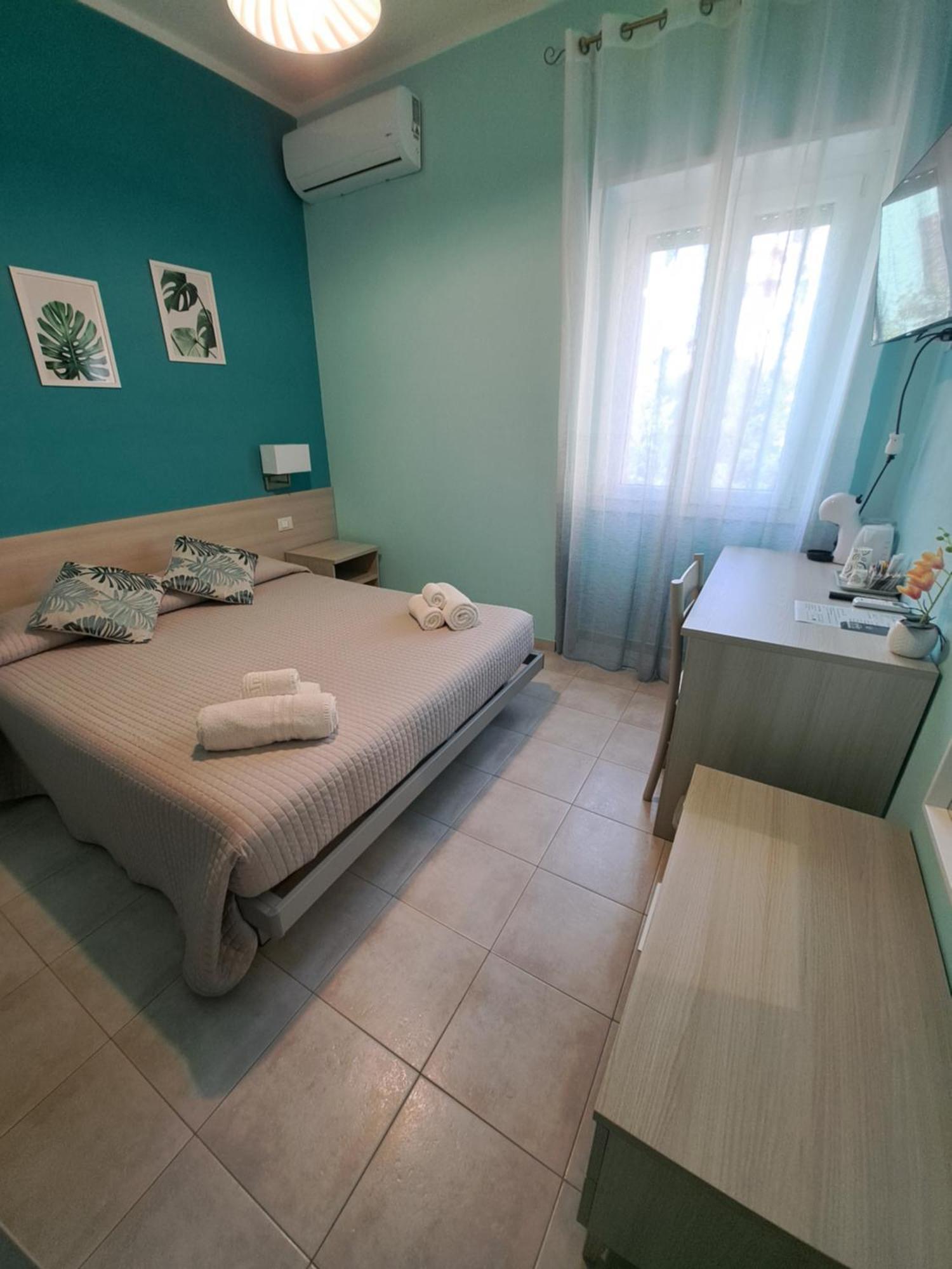 La Terrazza Del Sole Guest House Bosa Dış mekan fotoğraf