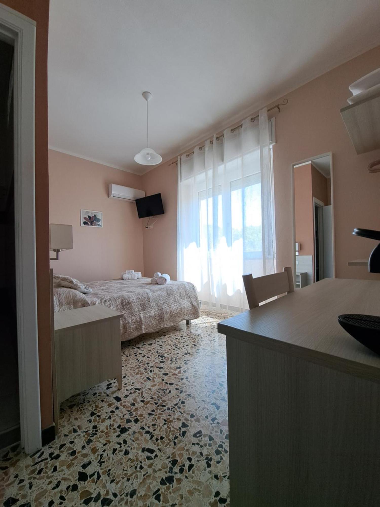 La Terrazza Del Sole Guest House Bosa Dış mekan fotoğraf