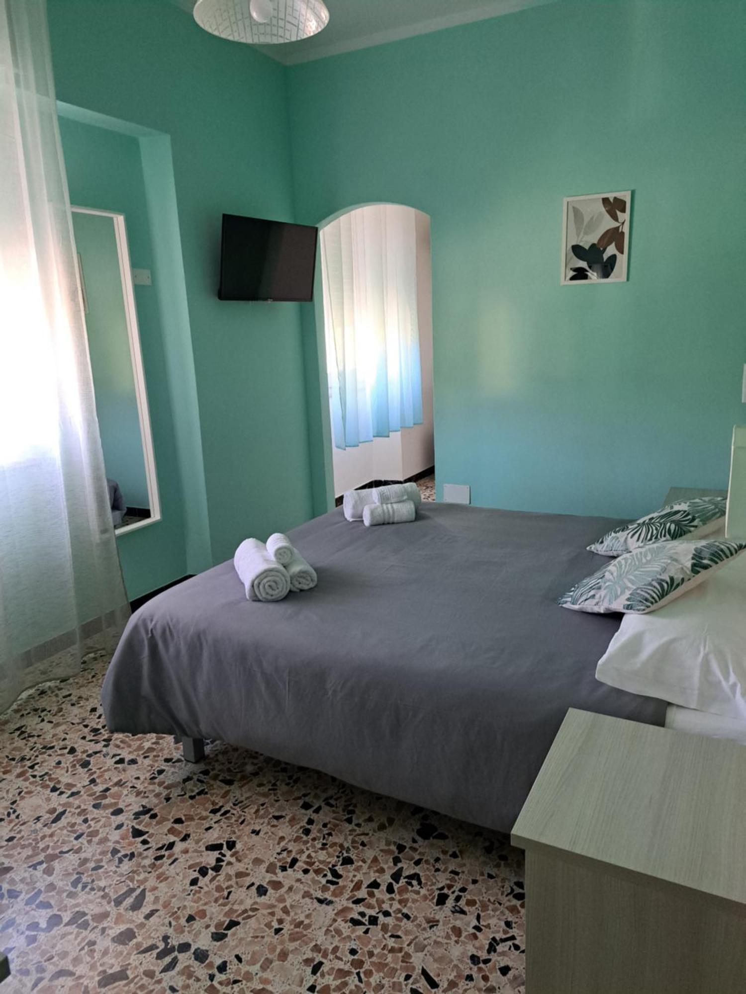 La Terrazza Del Sole Guest House Bosa Dış mekan fotoğraf