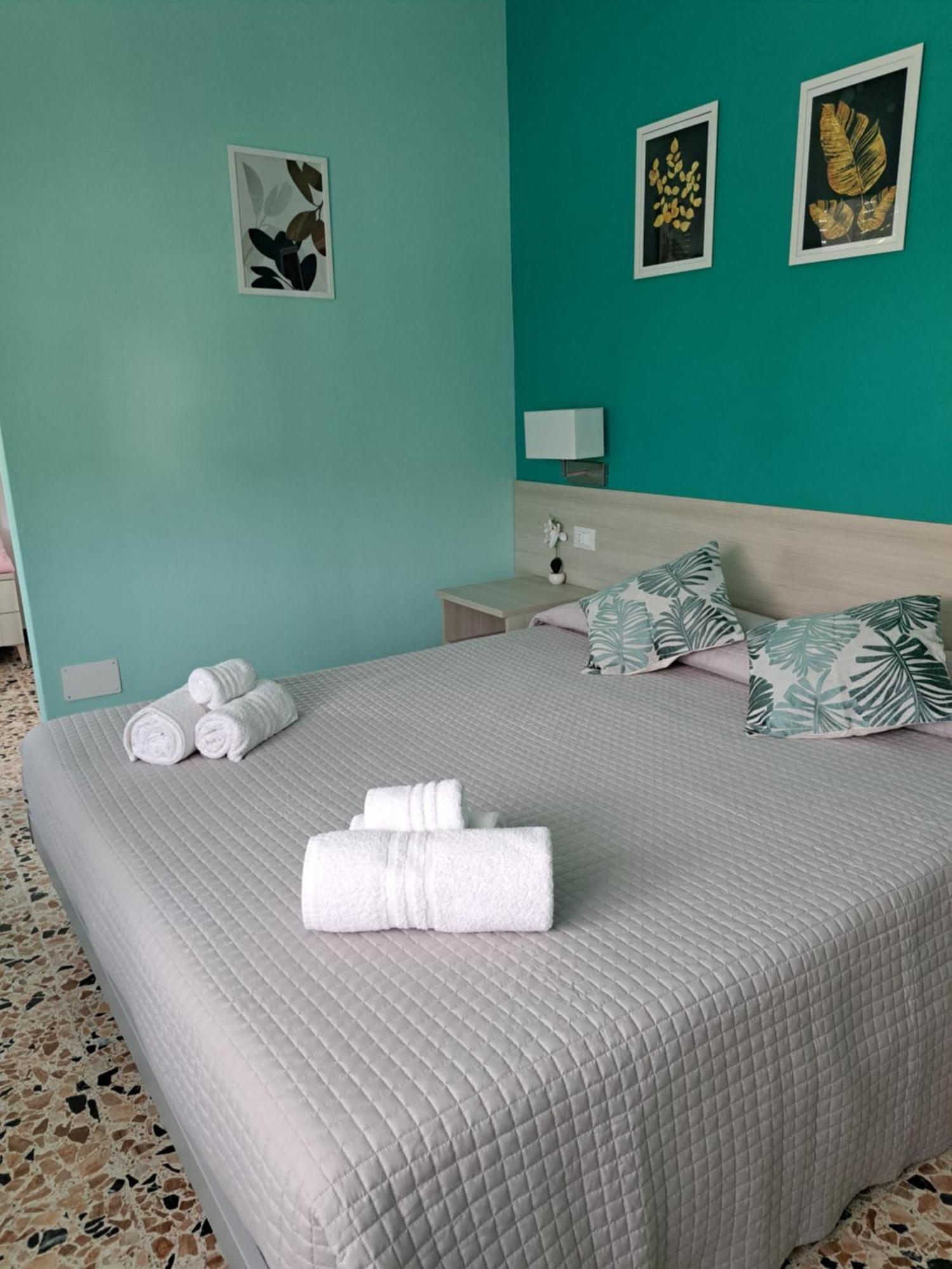 La Terrazza Del Sole Guest House Bosa Dış mekan fotoğraf