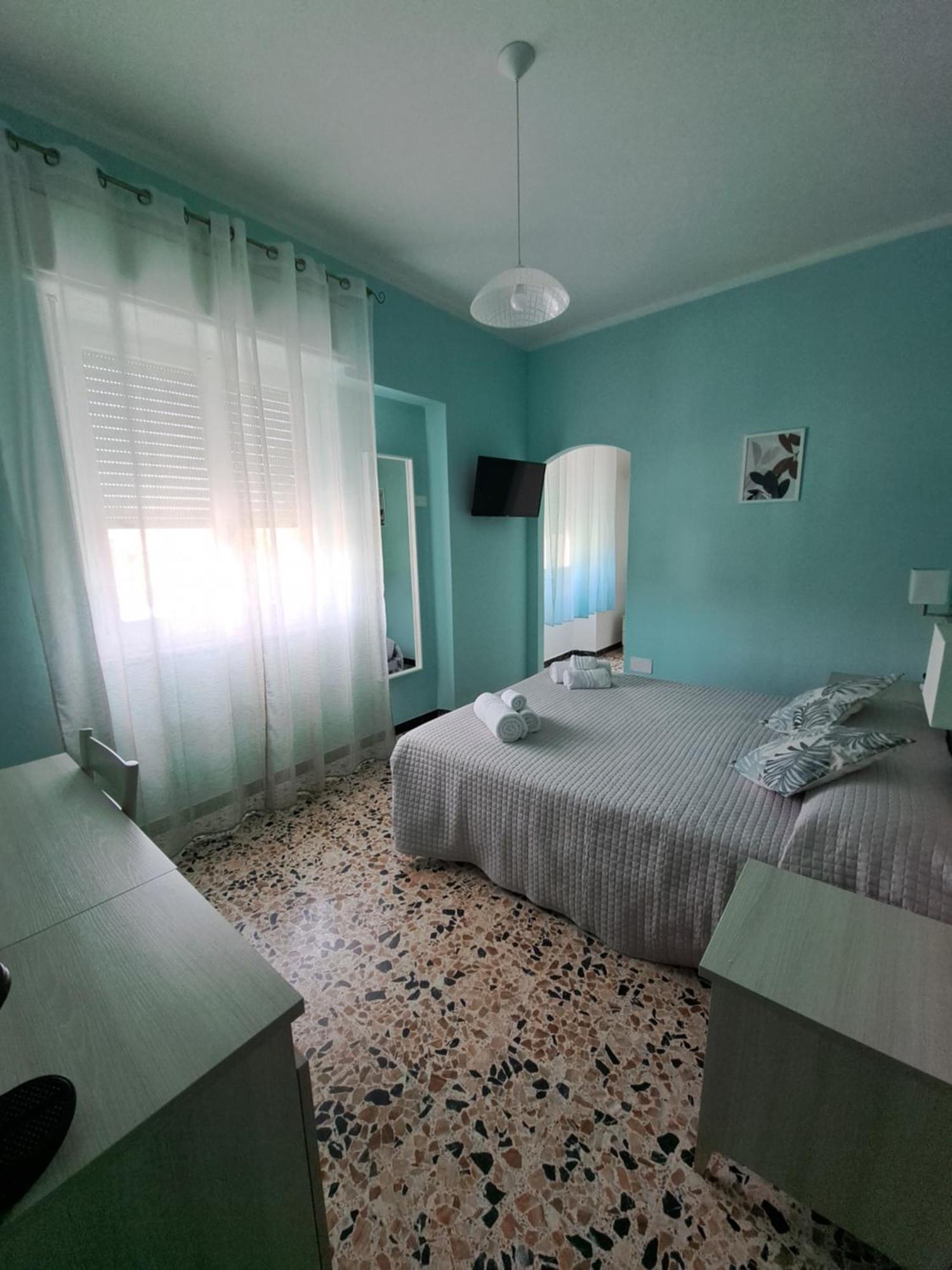 La Terrazza Del Sole Guest House Bosa Dış mekan fotoğraf